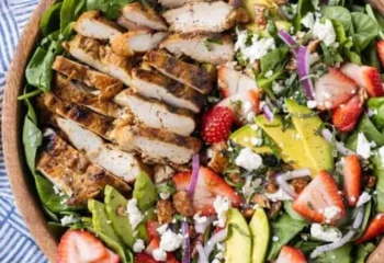 Spinach & Strawberry Salad