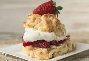 Strawberry Shortcake (4 servings)